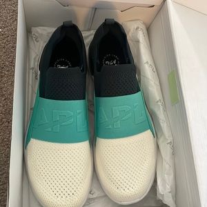 APL shoes
